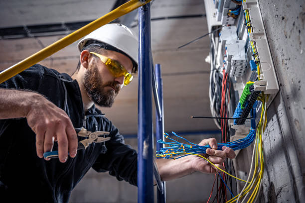 Best Circuit Breaker Repair  in Hartford, WI