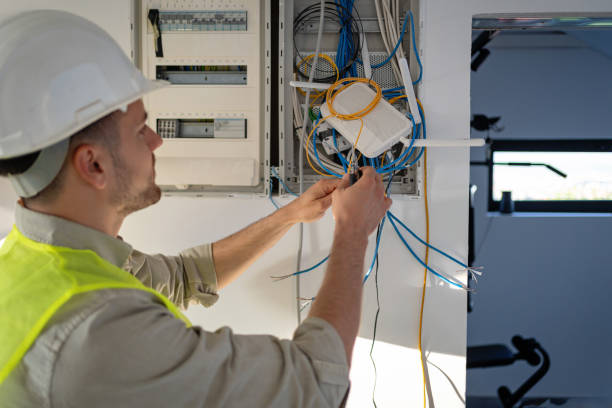 Best Affordable Emergency Electrician  in Hartford, WI